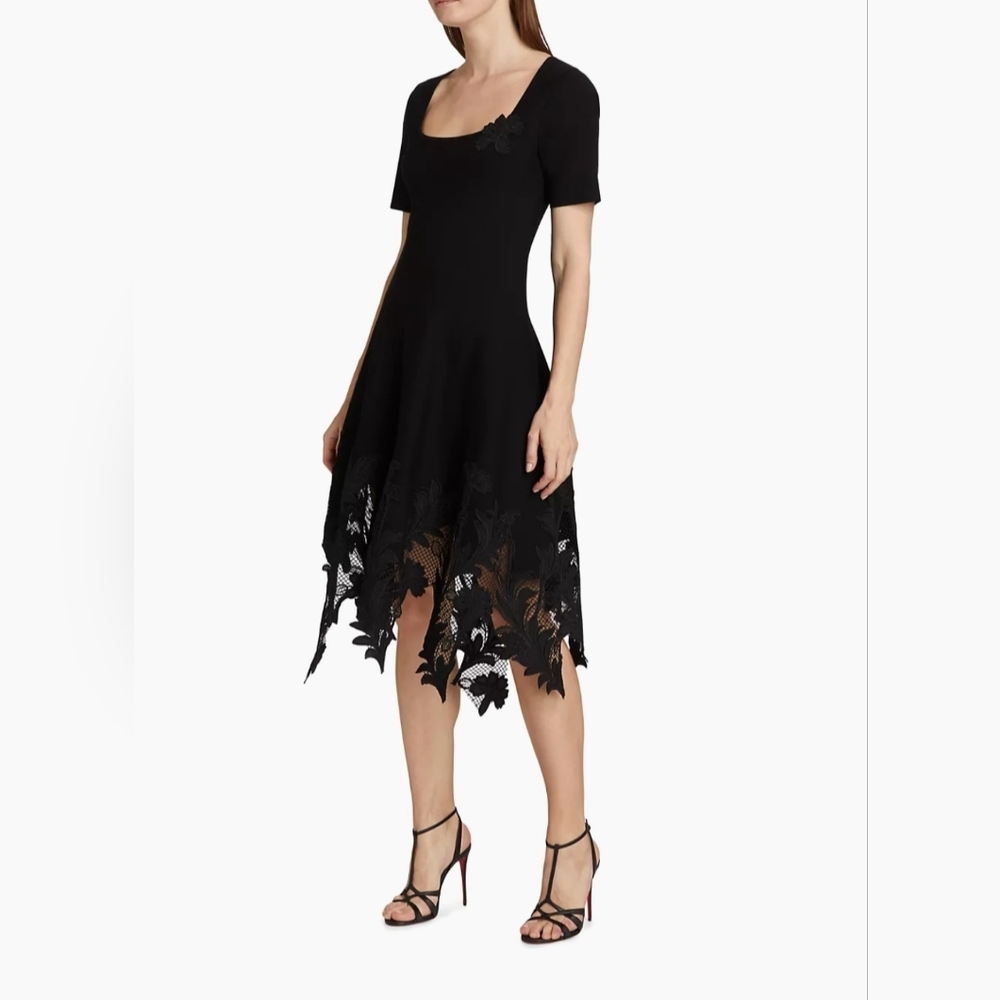 Oscar De La Renta Black Asymmetrical Jewel Neck Floral Guipure Lace‎ Midi-Dress - Picture 5 of 10